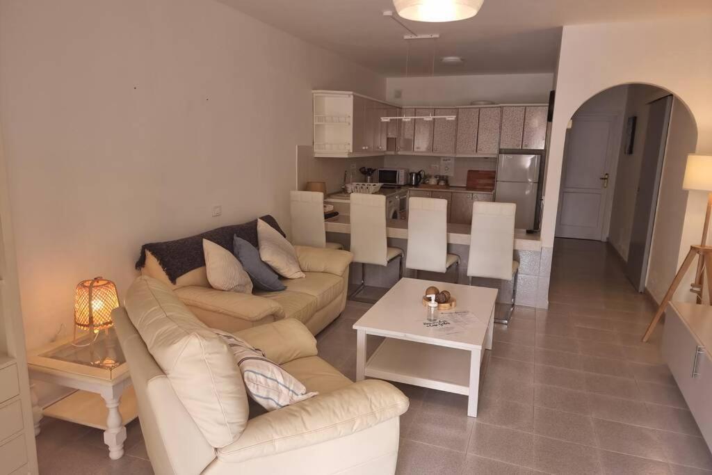 Casa Gales: Relax Next To The Sea Apartment For Families Corralejo Buitenkant foto